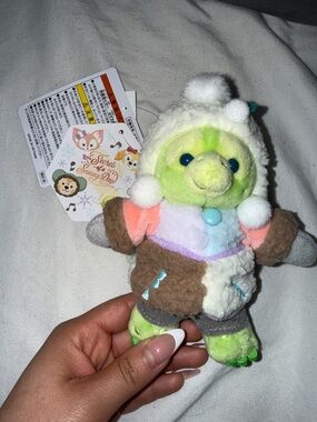 Olu Mel Turtle Tokyo Disney Keychain Plush - Winter Outfit